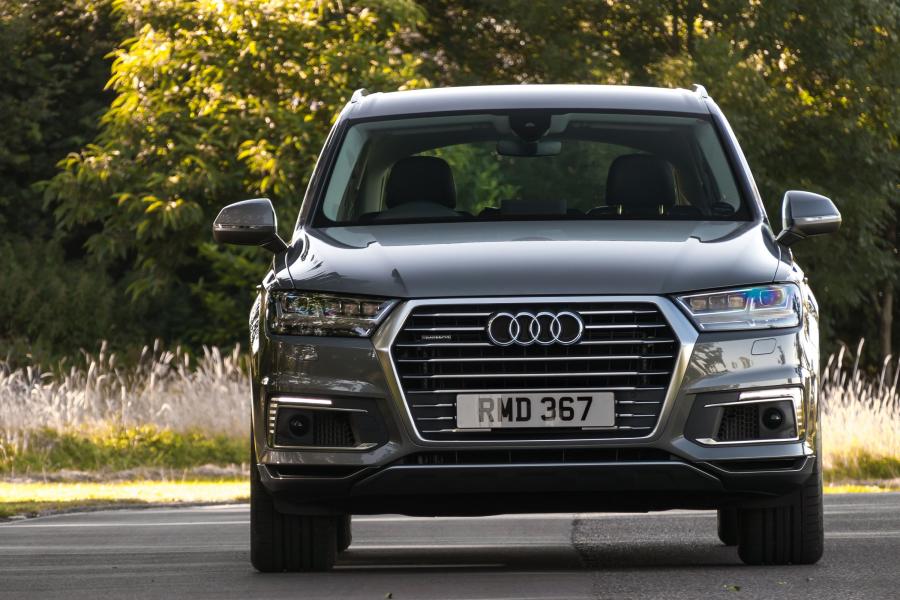  Audi Q7 e-tron TDI Quattro (4M) 2016 года  (UK) (фото 14 из 21)